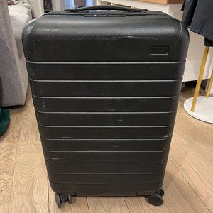 AWAY Travel The Original CARRY-ON Suitcase Durable (BLACK) Pre-owned!